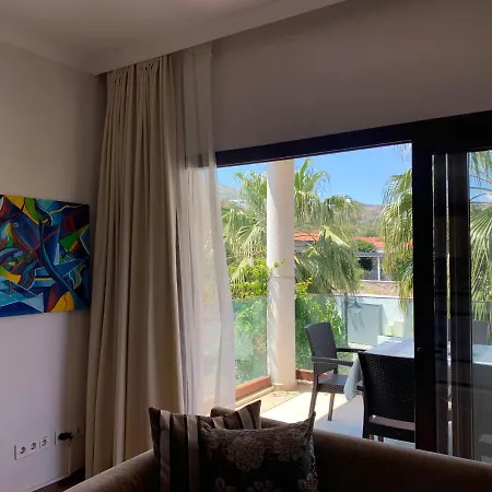 3 Bedroom Flat 500m Walking Distance To The Beach In Yahsi With Terrace Apartament