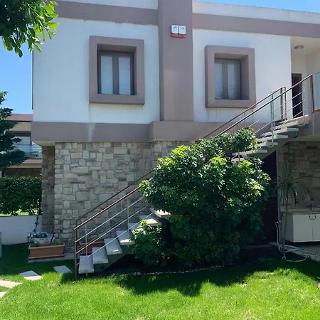 Apartment 3 Bedroom Flat 500m Walking Distance To The Beach In Yahsi With Terrace Ortakentyahşi